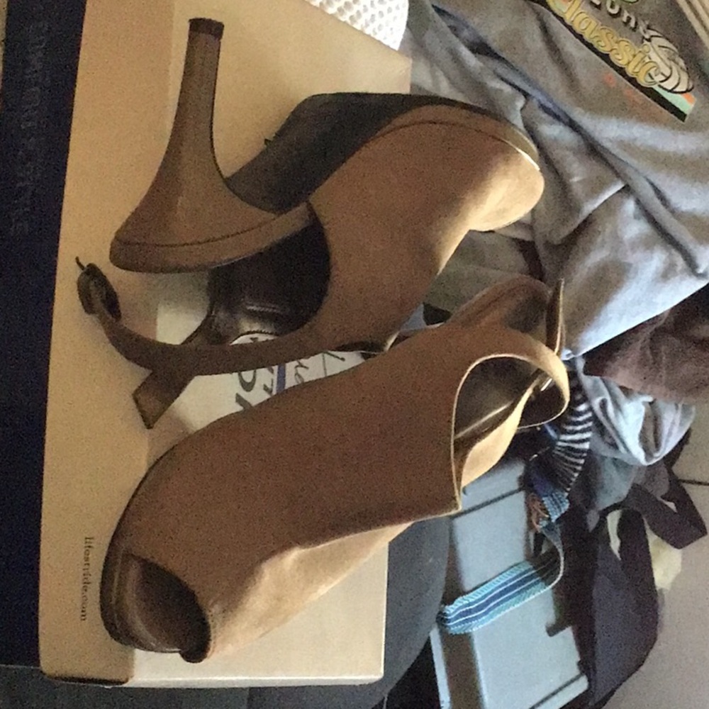 Sling back heels